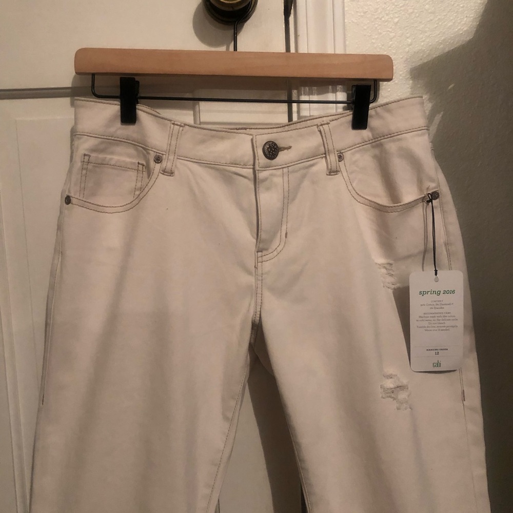 NWT Cabi Destructed Slim Boyfriend vintage white Size 8